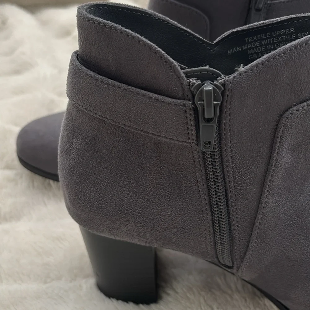 Gianni Bini Memory Foam Gray Suede Ankle Boots with Block Heel Size 7